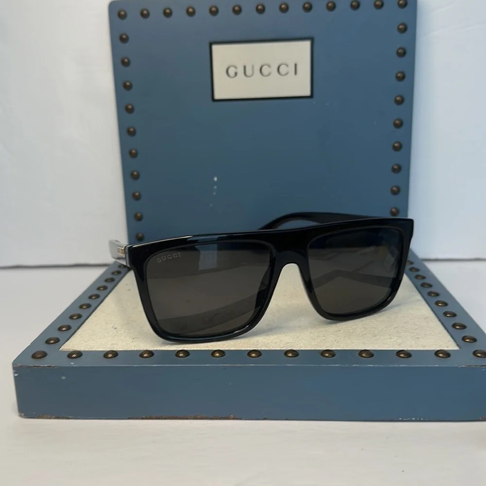 Gucci Eyewear GG0748s 001 oversized square-frame sunglasses